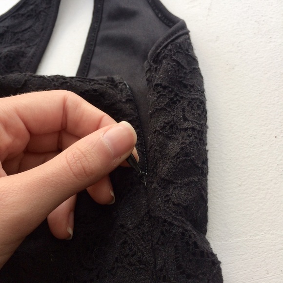 Black Lace Mini Dress with open back - Picture 5 of 5